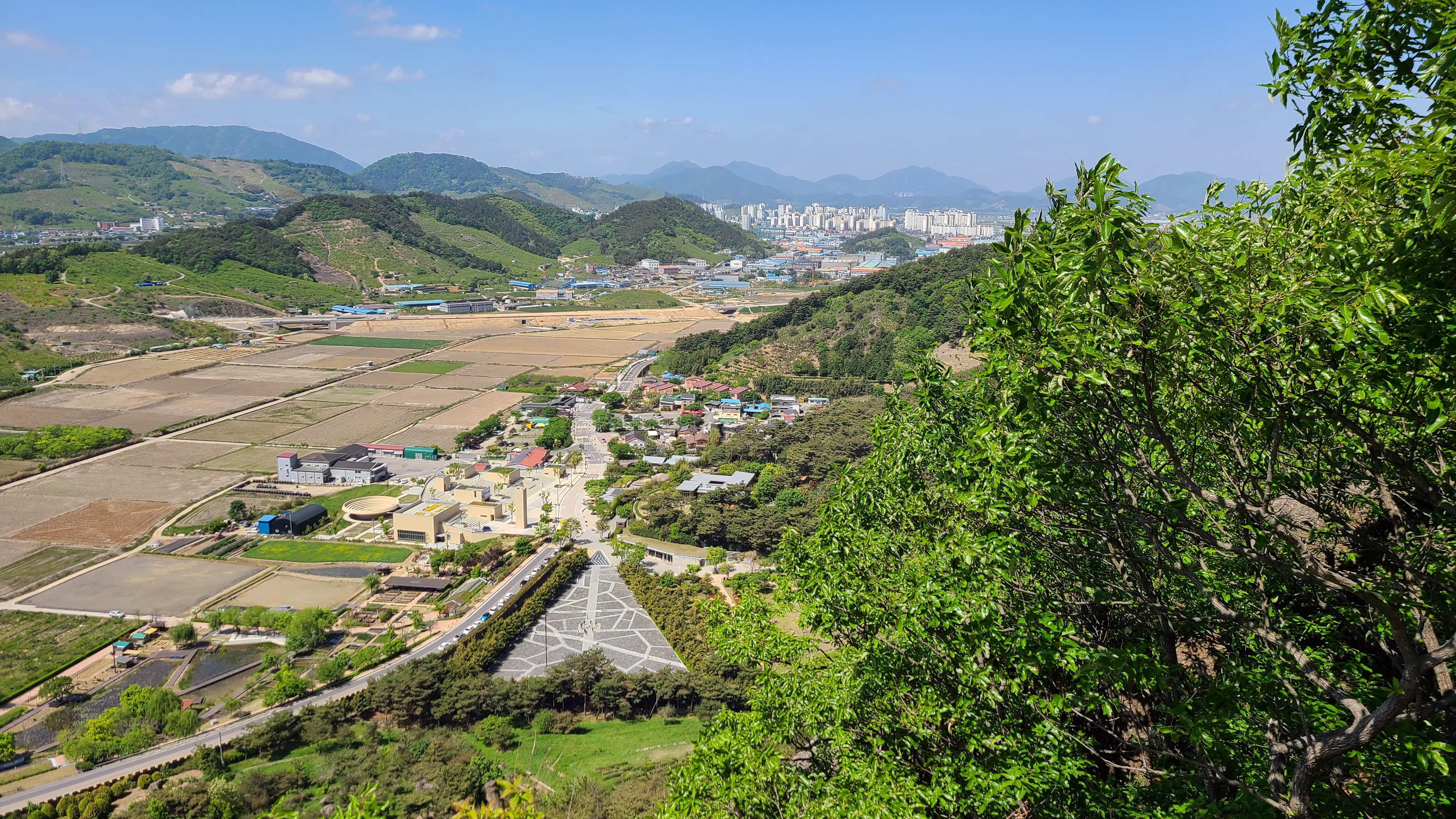김해 봉하마을 봉화산