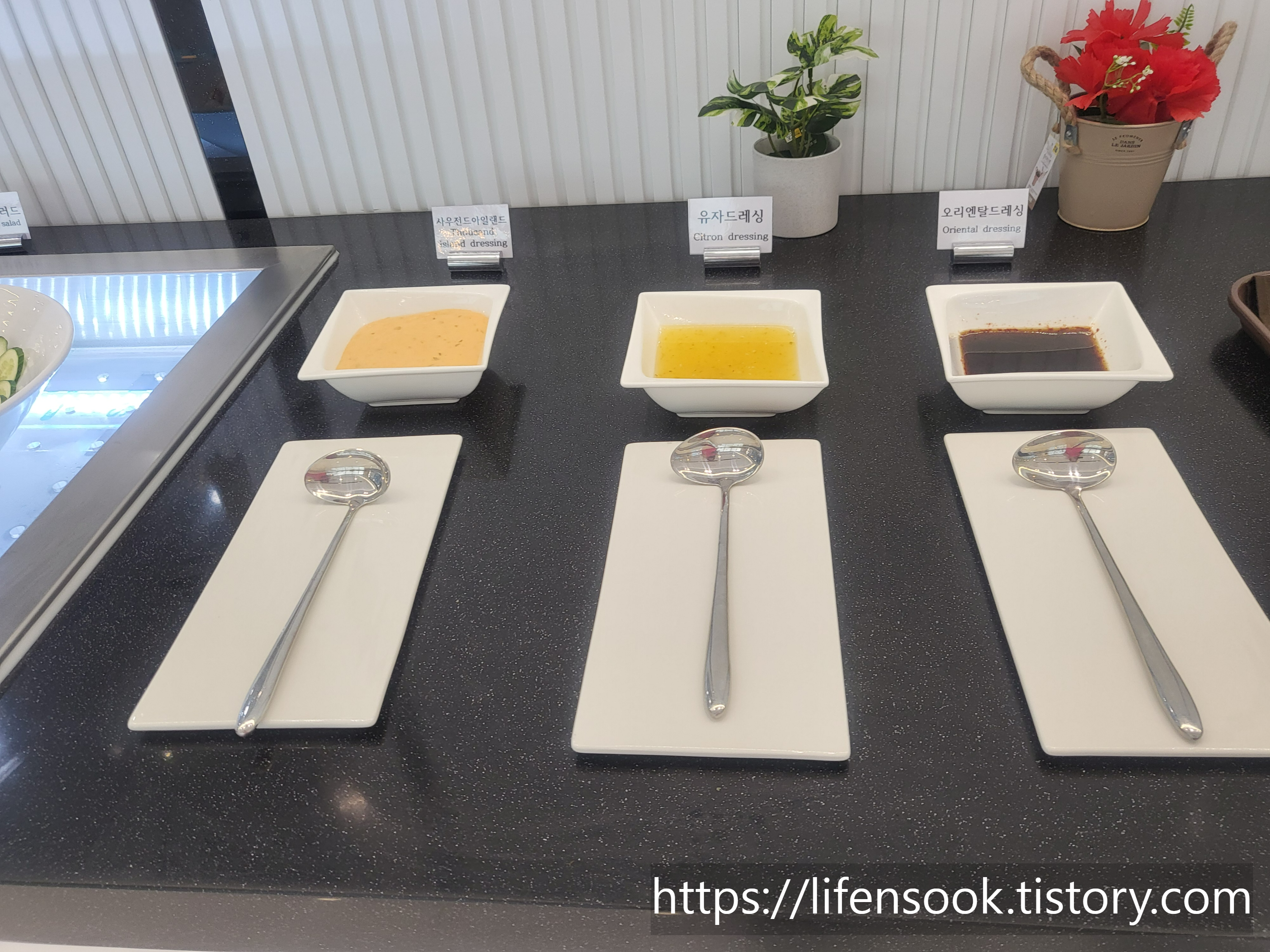 웨이브엠 호텔 웨스트 디너 뷔페 음식 3