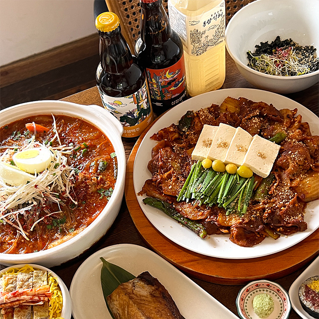 경주 맛집 황리단길 현지인 추천 경주여행 화린훠궈 황리단길점 여미온 경주황소곱창 황리단길본점 교동집밥 경주황리단길점 큰기와 황리단길 본점 소향몽 황리단길본점 소나무 황리단길본점 외가 황리단길본점 동양백반 경주황리단길 본점 개정 황리단길점