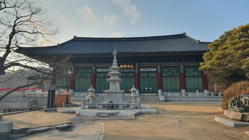 서울 봉원사 : 도심 속 천년 고찰, 한국 불교 전통문화의 보고