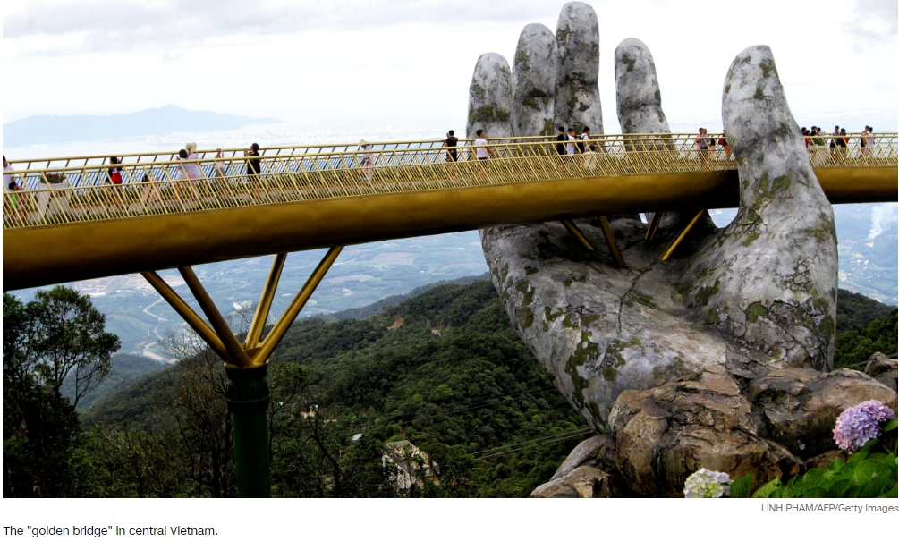 로맨틱한 배경의 베트남의 '키스 브리지' VIDEO: Vietnam’s new bridge is for kissing, not for crossing
