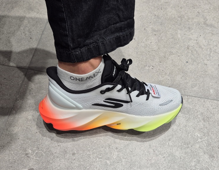 스케쳐스 맥시쿠셔닝 러닝화