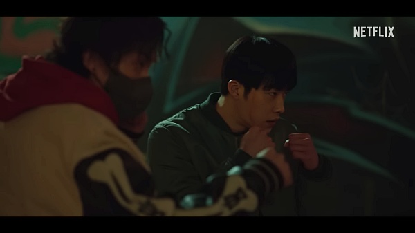 넷플릭스-사냥개들-포스터