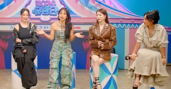 화사 VS 이효리&#44; 누가 가슴 대결을 이길까?