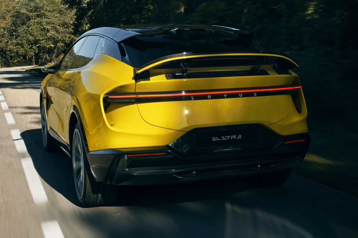 로터스 엘레트라: 미래를 선도하는 하이퍼 전기 SUV의 혁명 - 가격, 성능, 특징 완벽 분석 7