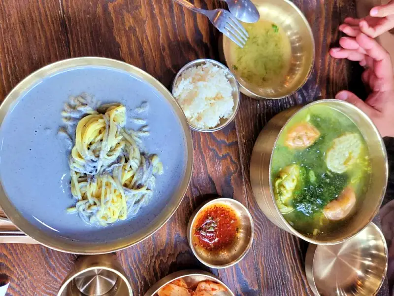 만두 전골, 골방 칼국수, 서리태 콩국수 맛있는 곳 추천