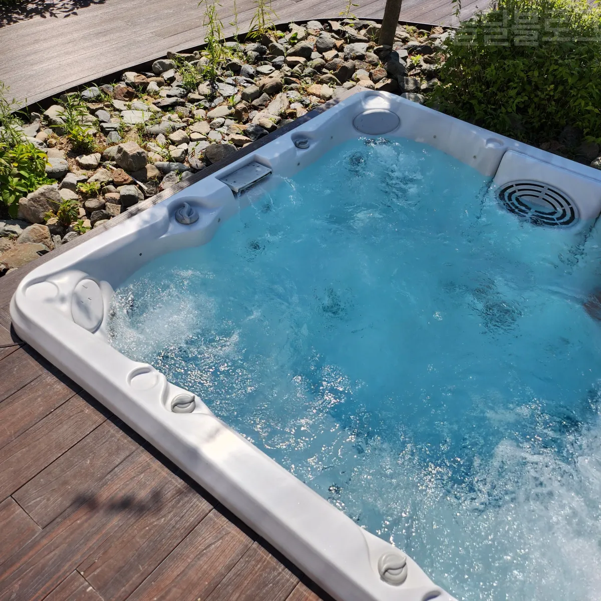 정선-파크로쉬-실외수영장-자쿠지