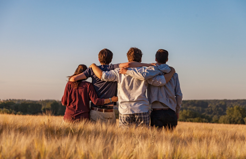 핀란드의 ‘우정의 날(Ystävänpäivä)’ – 사랑보다 따뜻한 우정의 축제