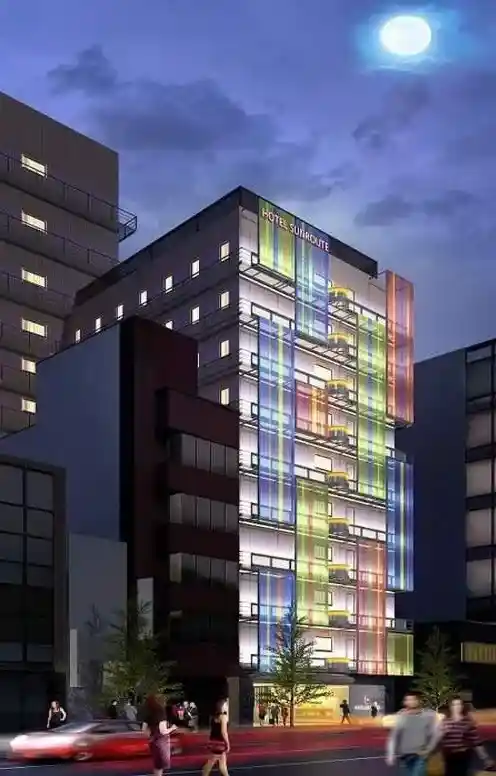 오사카 난바 지역에 위치한 소테츠 그랜드 프레사 호텔의 현대적인 야경 이미지