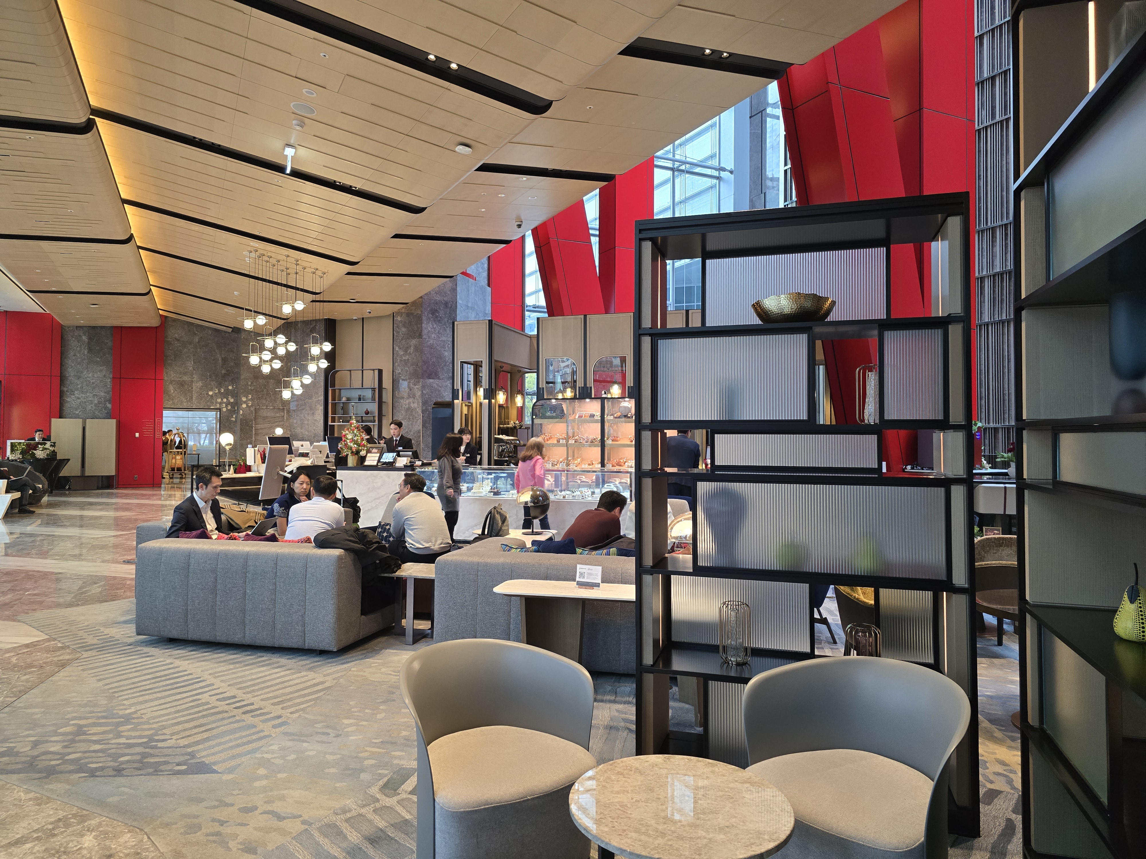페어몬트 앰배서더 서울 라운지 로비 라운지 카페 실내 모습