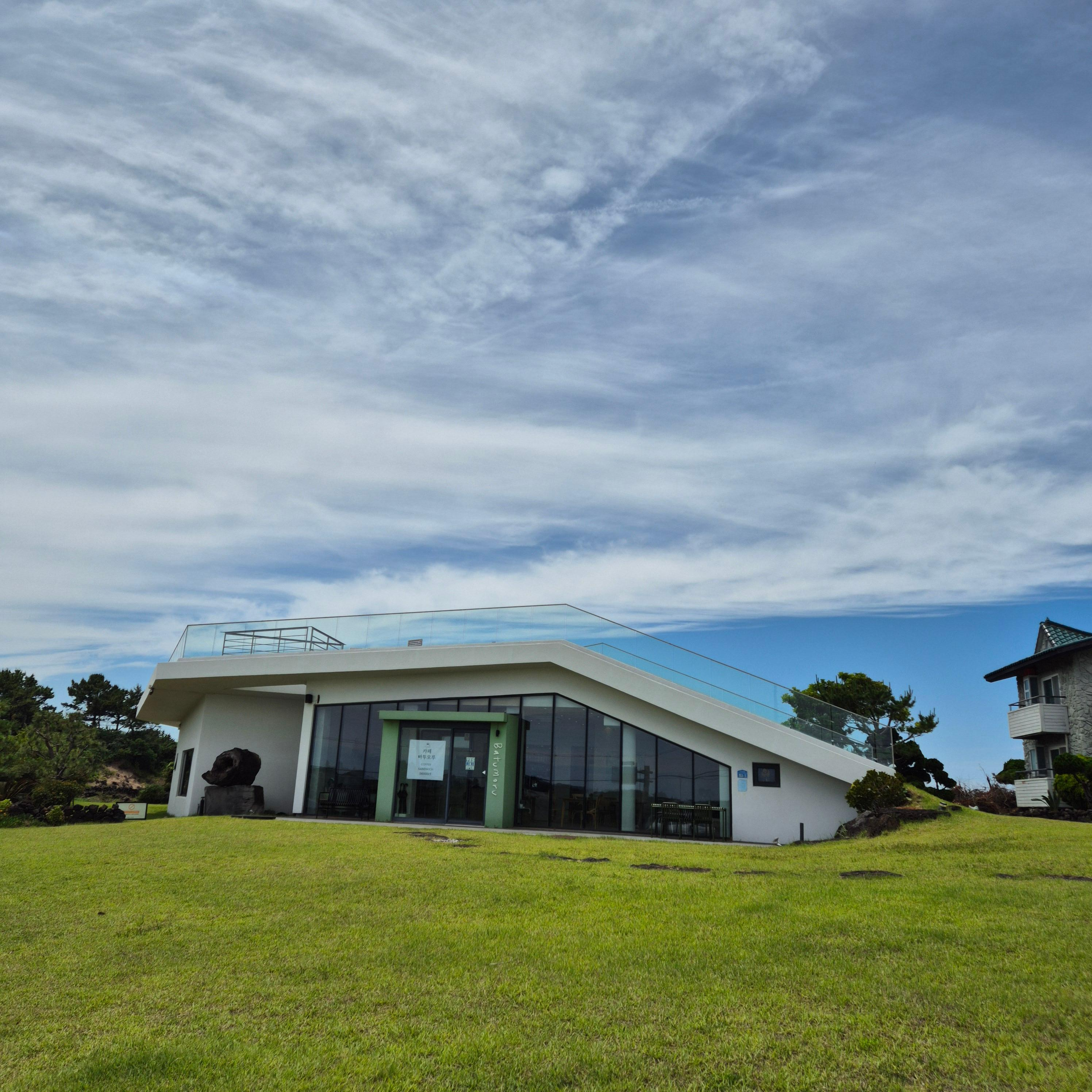 제주 바투모루 카페, 하도해수욕장 카페, 제주 당근주스, 제주 한라봉 케이크, 제주 아이스아메리카노, 제주 뷰맛집, 구좌 카페, 제주 브루잉카페, 제주 디저트카페, 제주 카페 추천