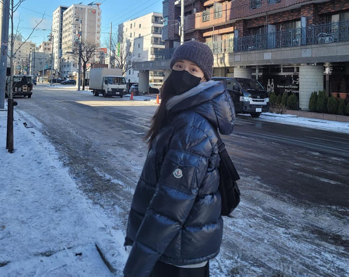 배우 김지은 사복