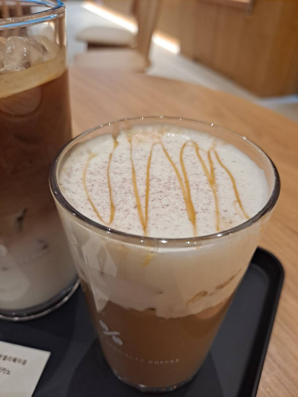 텐퍼센트 솔트카라멜라떼