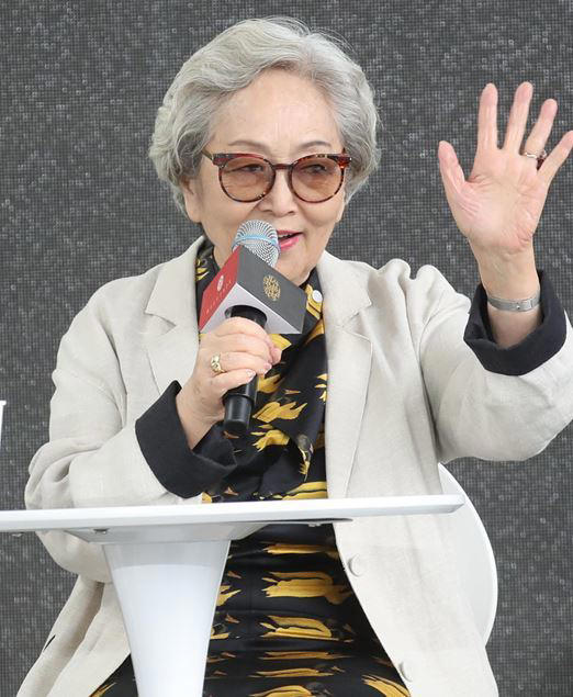 한국 노인 김영옥 신체나이 젊다