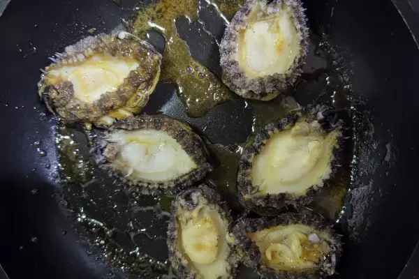 전복버터구이-윗면 조리기