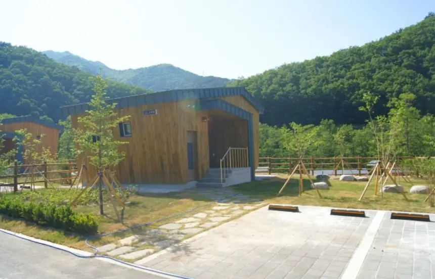 숲속의집-B구역-소똥령-외부