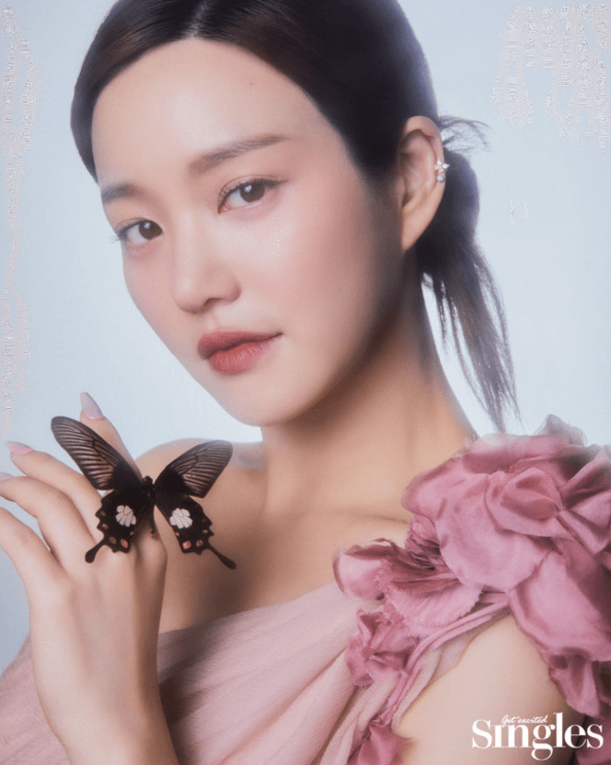 이유비 화보 '7인의 탈출' 데뷔 13년차 여신 비주얼