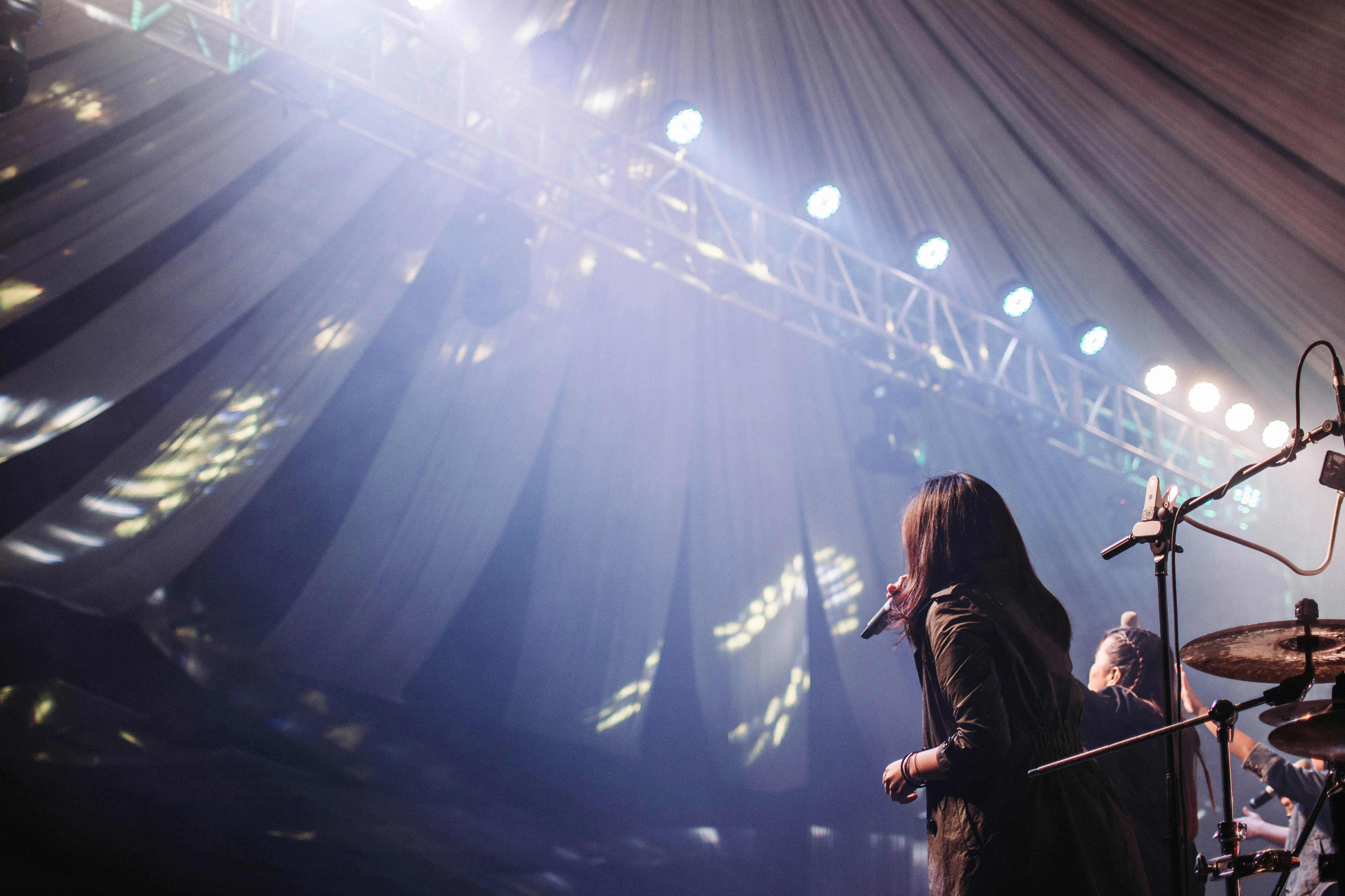 korean festival stage singer 관련 사진