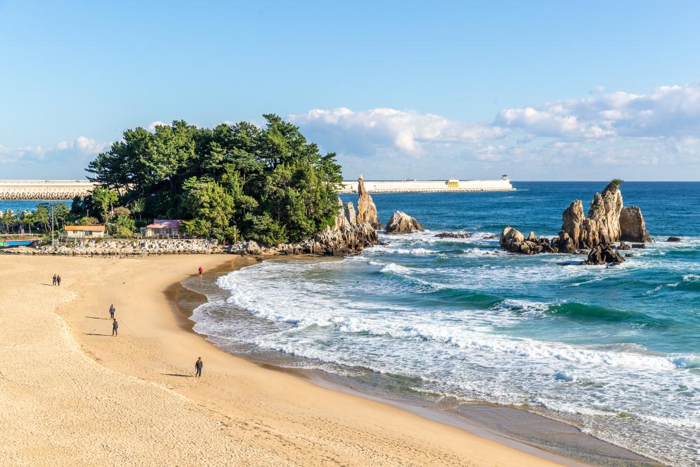 동해 가볼만한곳 베스트10 추암 촛대바위