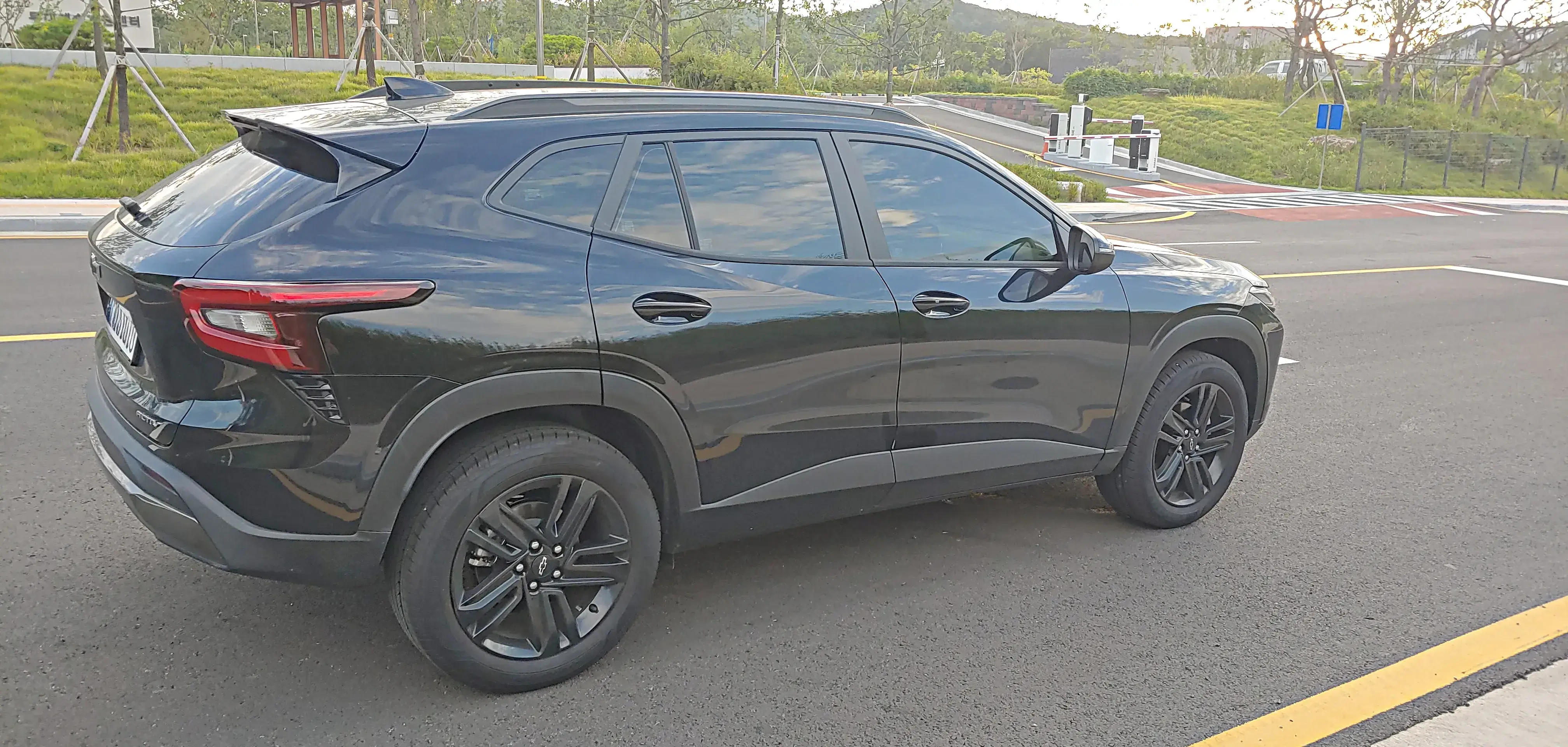 쉐보레 트랙스 크로스오버 액티브(블랙) - 외부