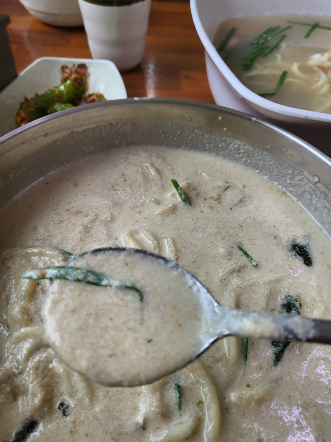 들깨 칼국수 (청주 현고 들깨손칼국수)