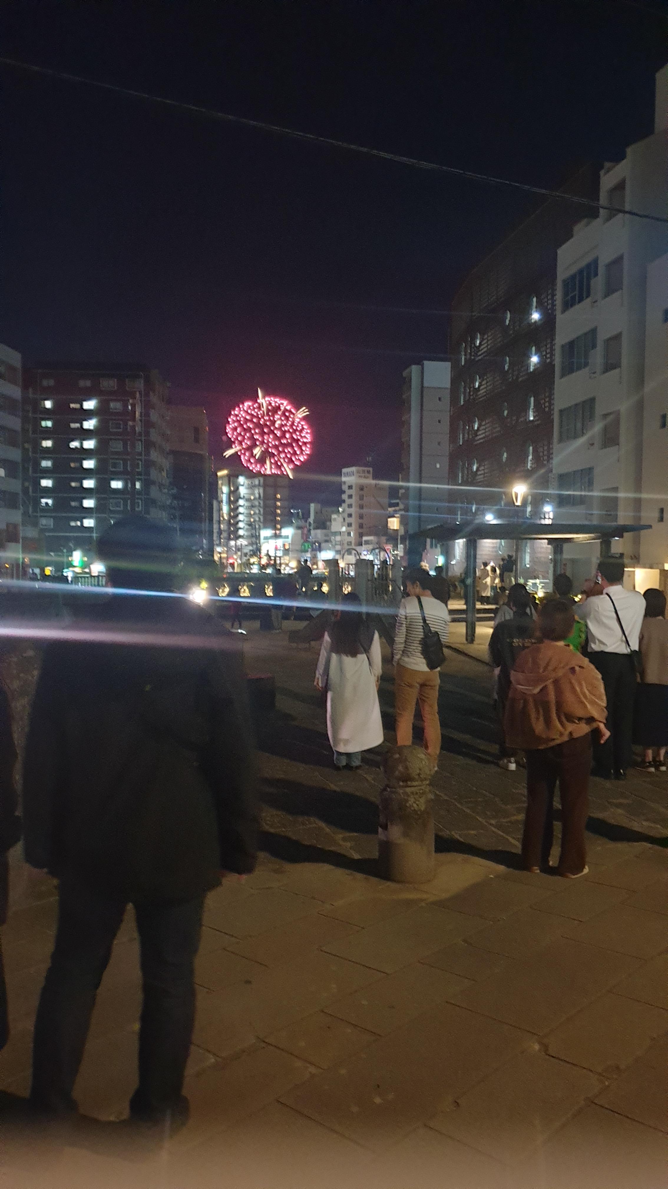 우연히 발견한 불꽃놀이 모습