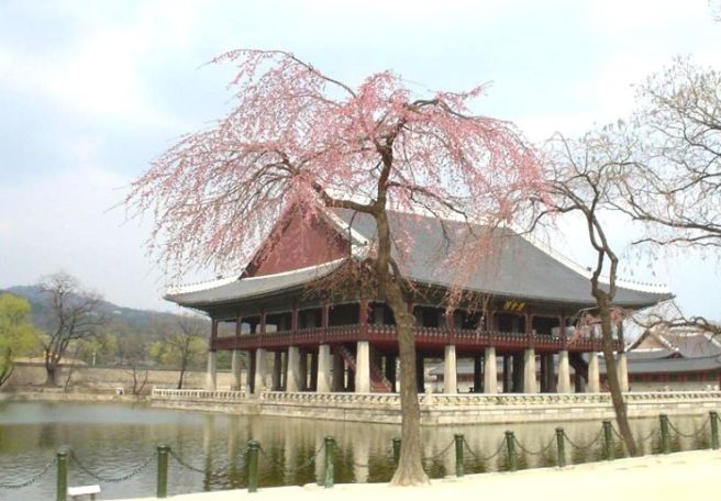 서울 궁궐 중 교태전에 관한 그림