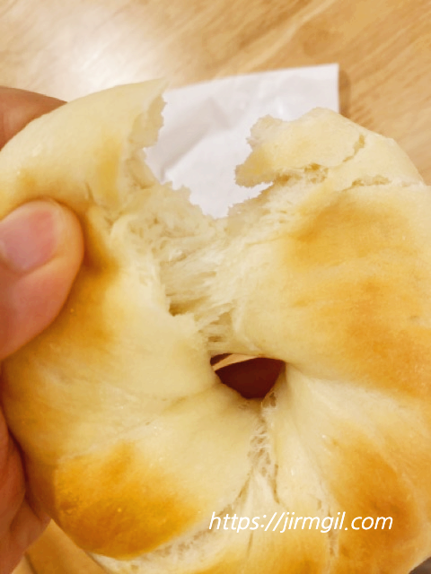 찰기가_살아있는_런던_베이글_뮤지엄의_플레인_베이글