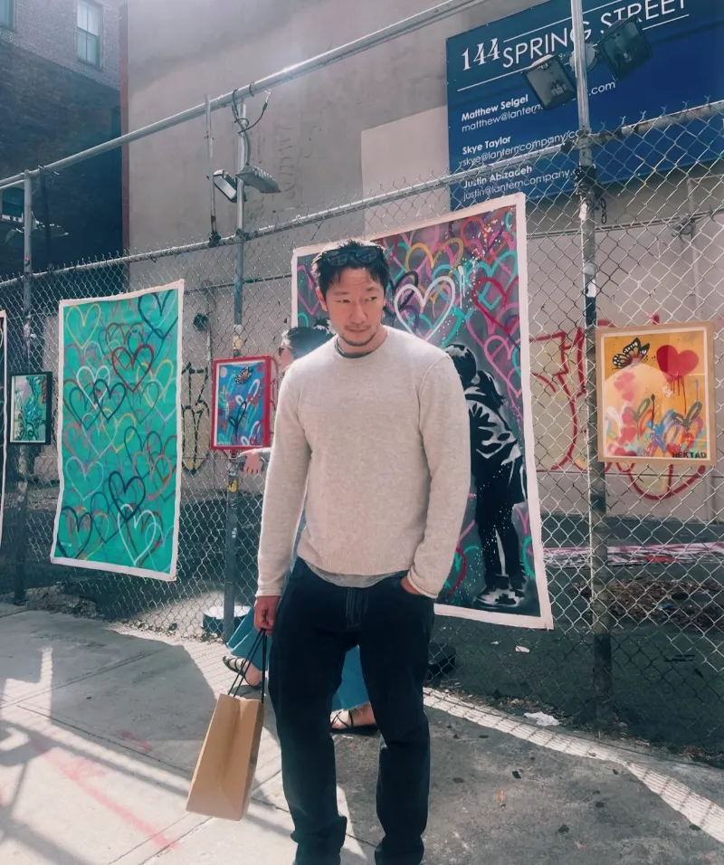 손석구 버버리, 손석구 패션, 버버리 트렌치코트, 2025 체크 트렌드, 버버리 윈드브레이커, 버버리 런던 패션위크, 남성 패션 트렌드, 버버리 캠페인, 버버리 런웨이 스타일