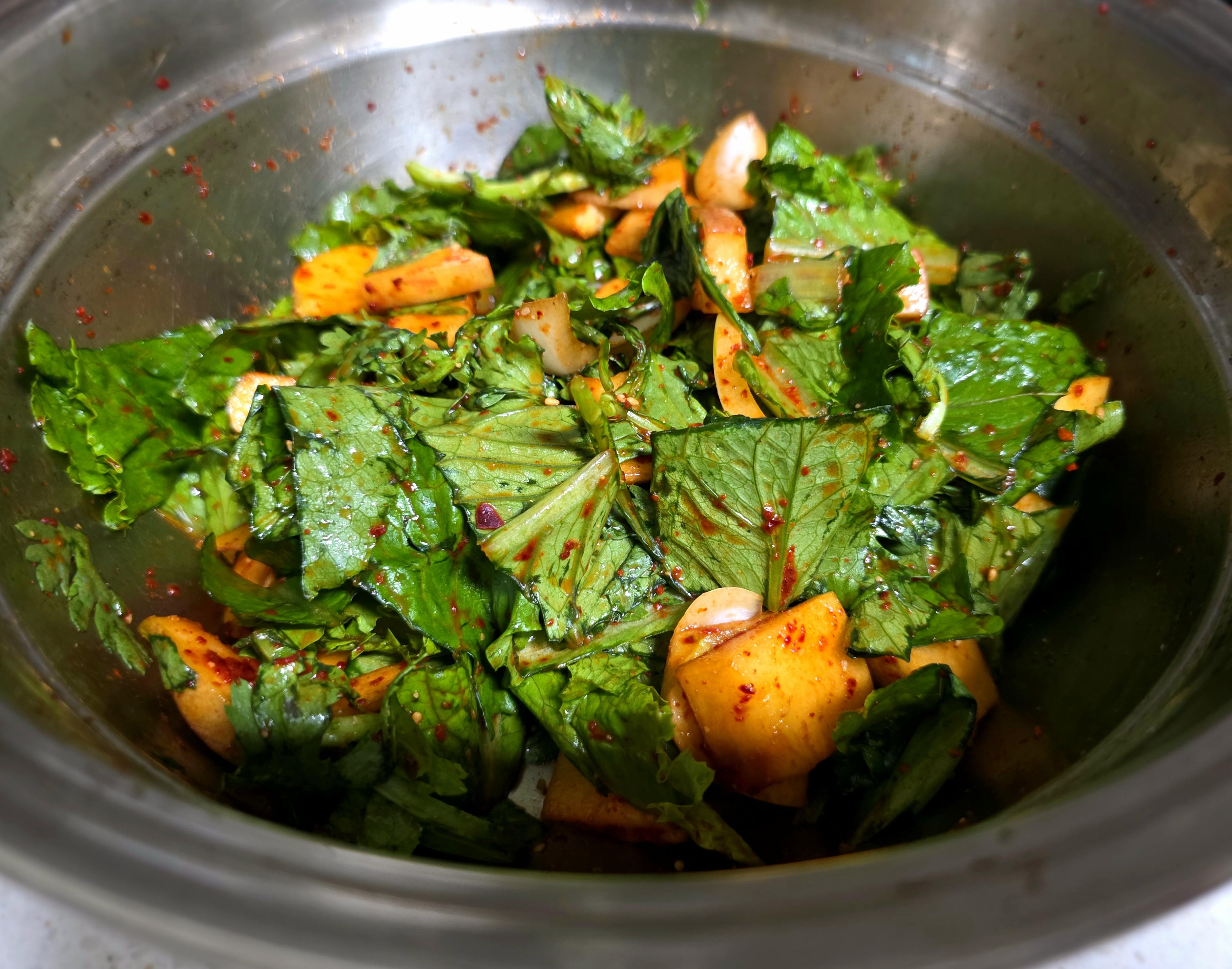 사과가-으스러지지-않도록-살살-버무려요.