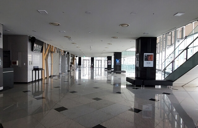 포은아트홀 2층 로비