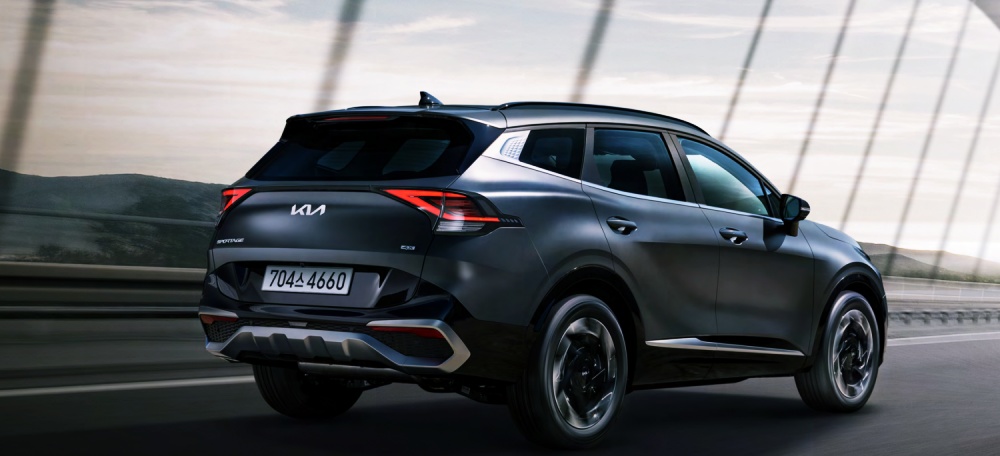 다리를-질주하는-기아-스포티지