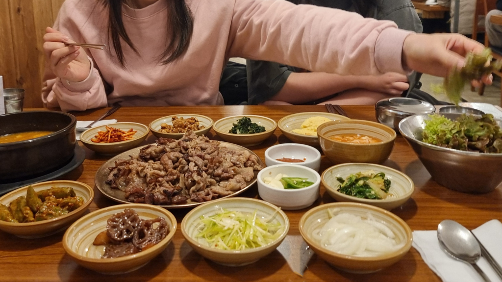 광릉불고기-본점-기본상차림