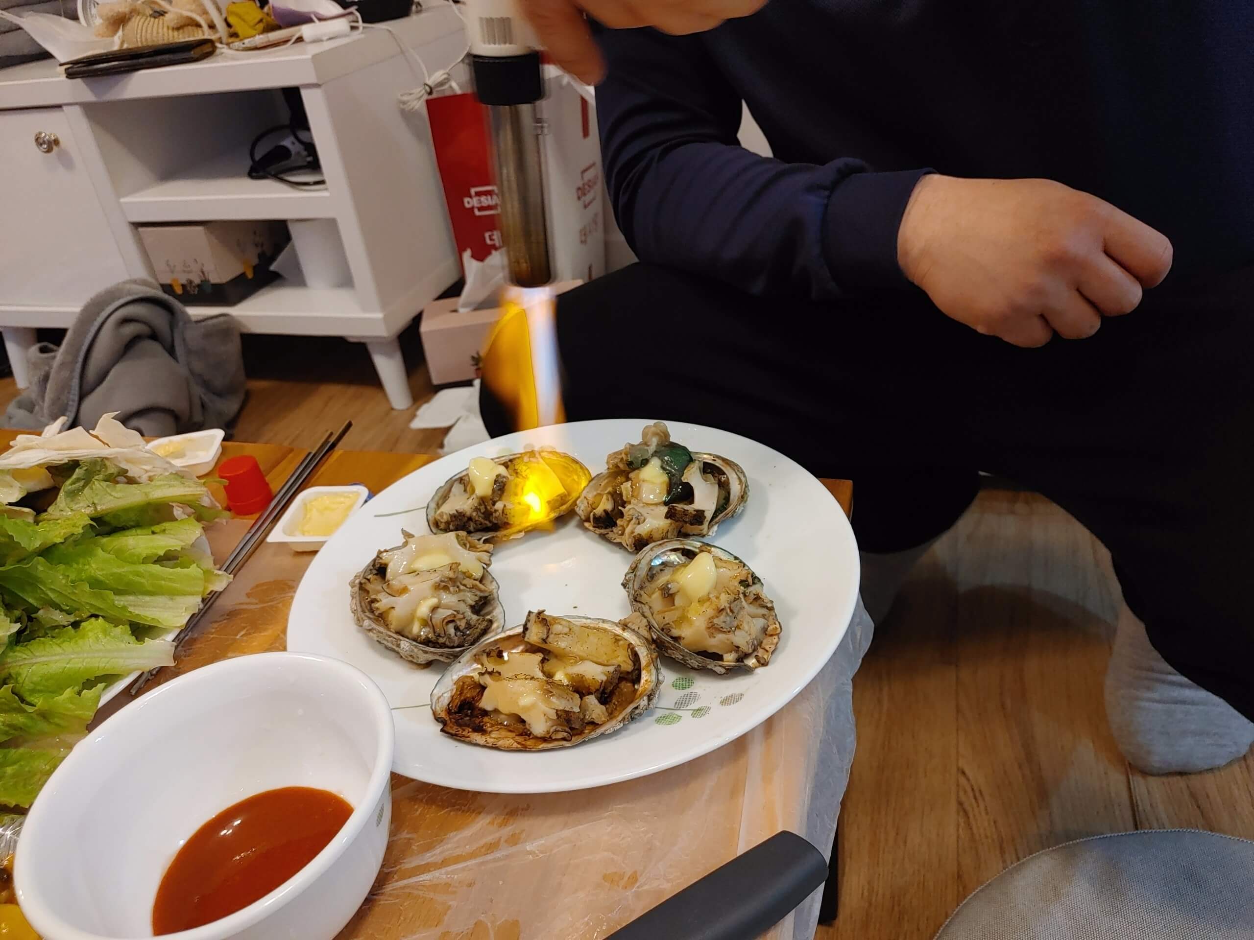 더_카이트21_펜션_카이트A_저녁_전복구이1