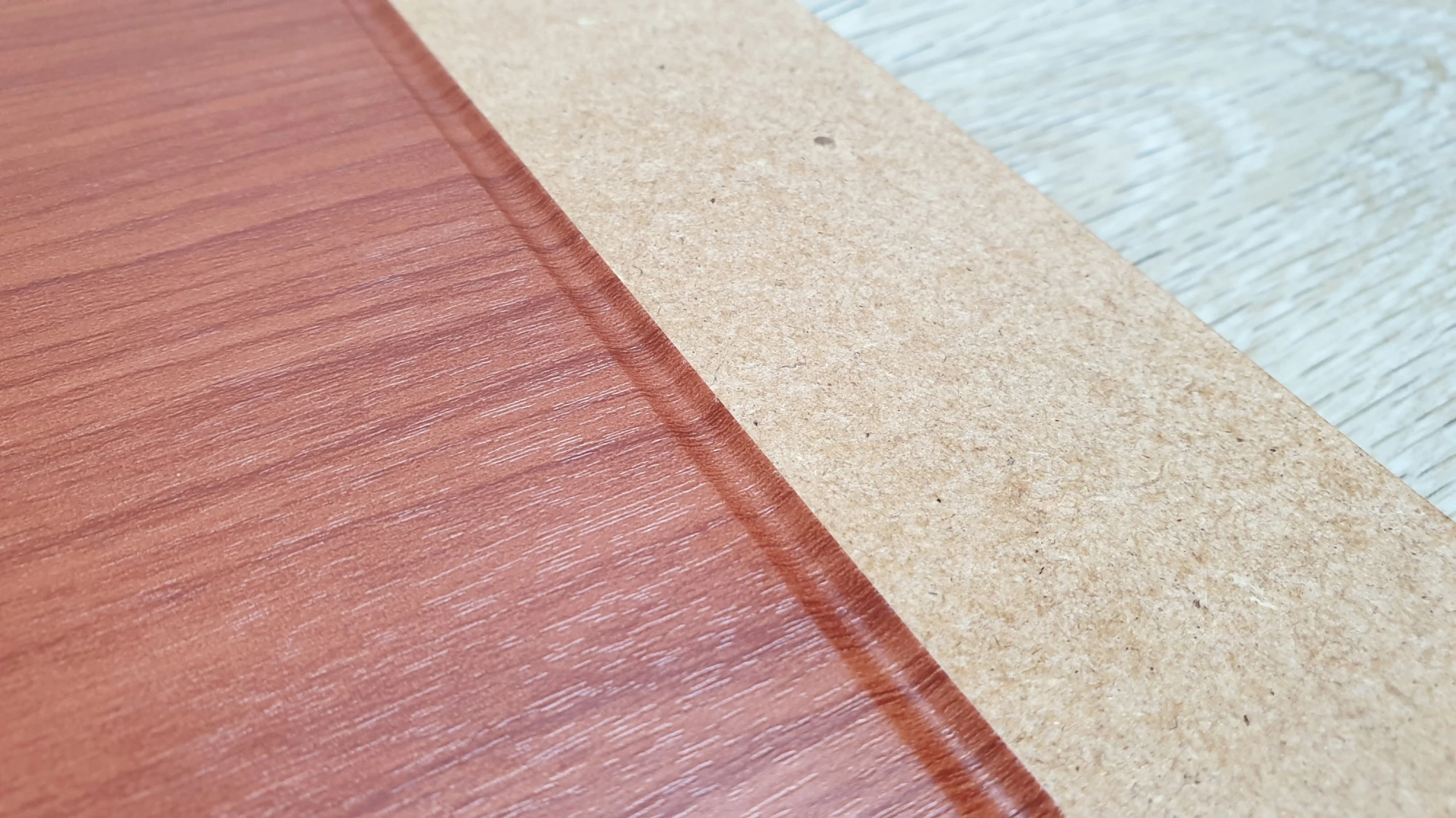 홈 굴곡에 시트지 붙인 모습