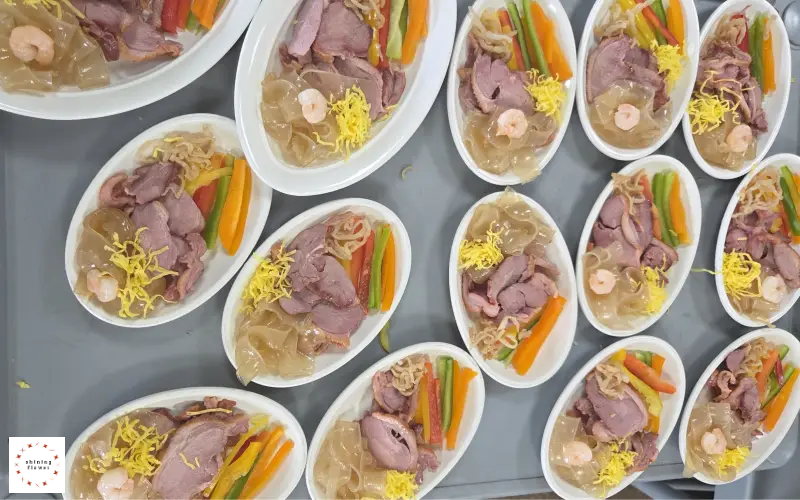 훈제오리양장피냉채-개별접시 셋팅