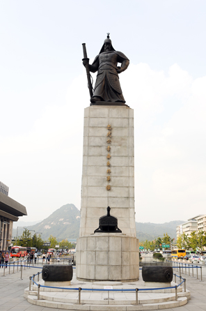 서울 광화문 이순신 장군 동상