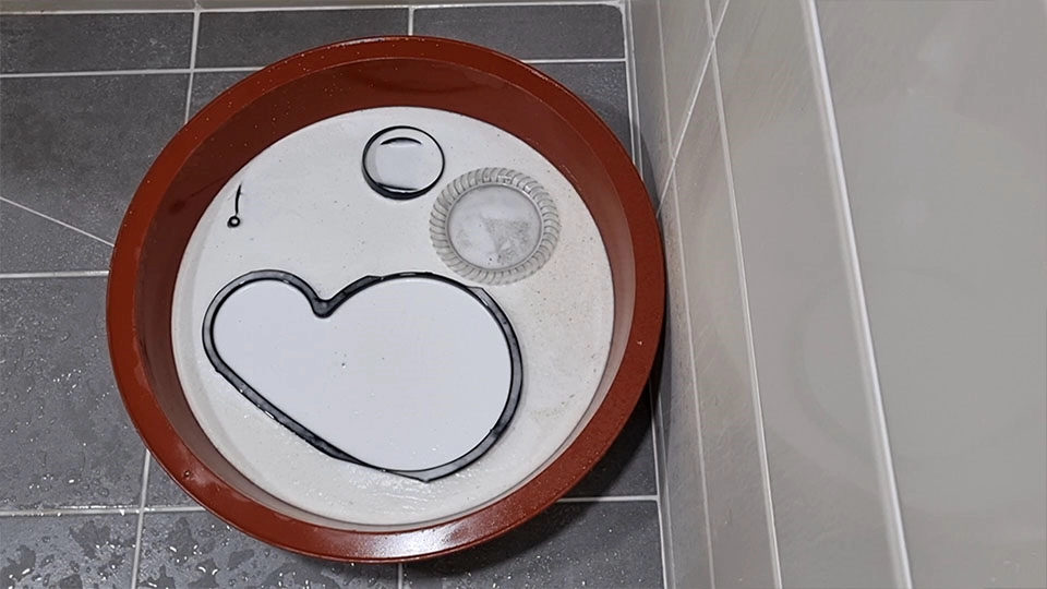 과탄산소다에 끓는 물을 부은 모습