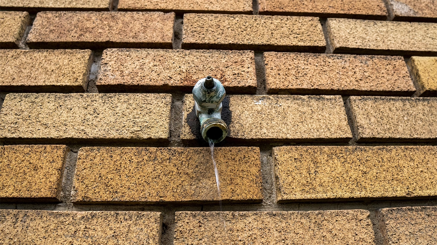 전립선 비대증의 초기 증상 소변줄기가 가늘고 힘이 없어진다