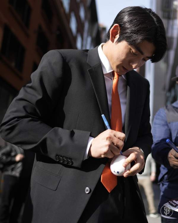 이정후 나이 프로필 학력 고향 가족 기록 연봉 300억의 가치: 타율 0.404 미친 반등 비결 총정리