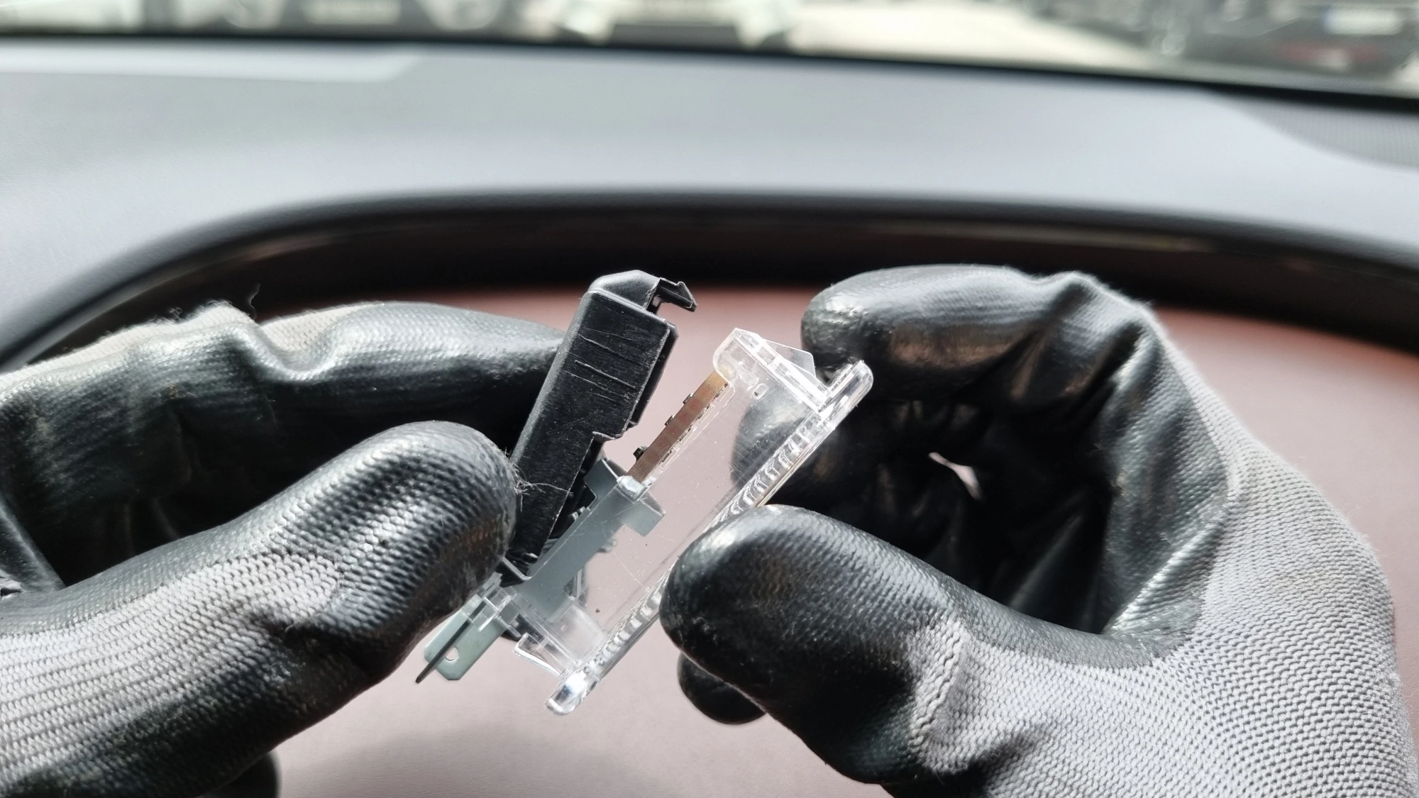 커버 닫는 모습