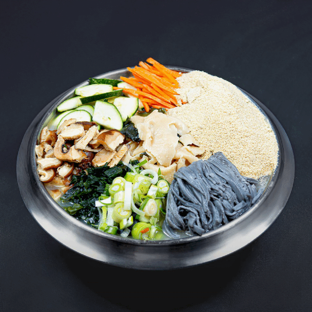 칼국수와 해물파전을 전문으로 하는 방파제칼제비