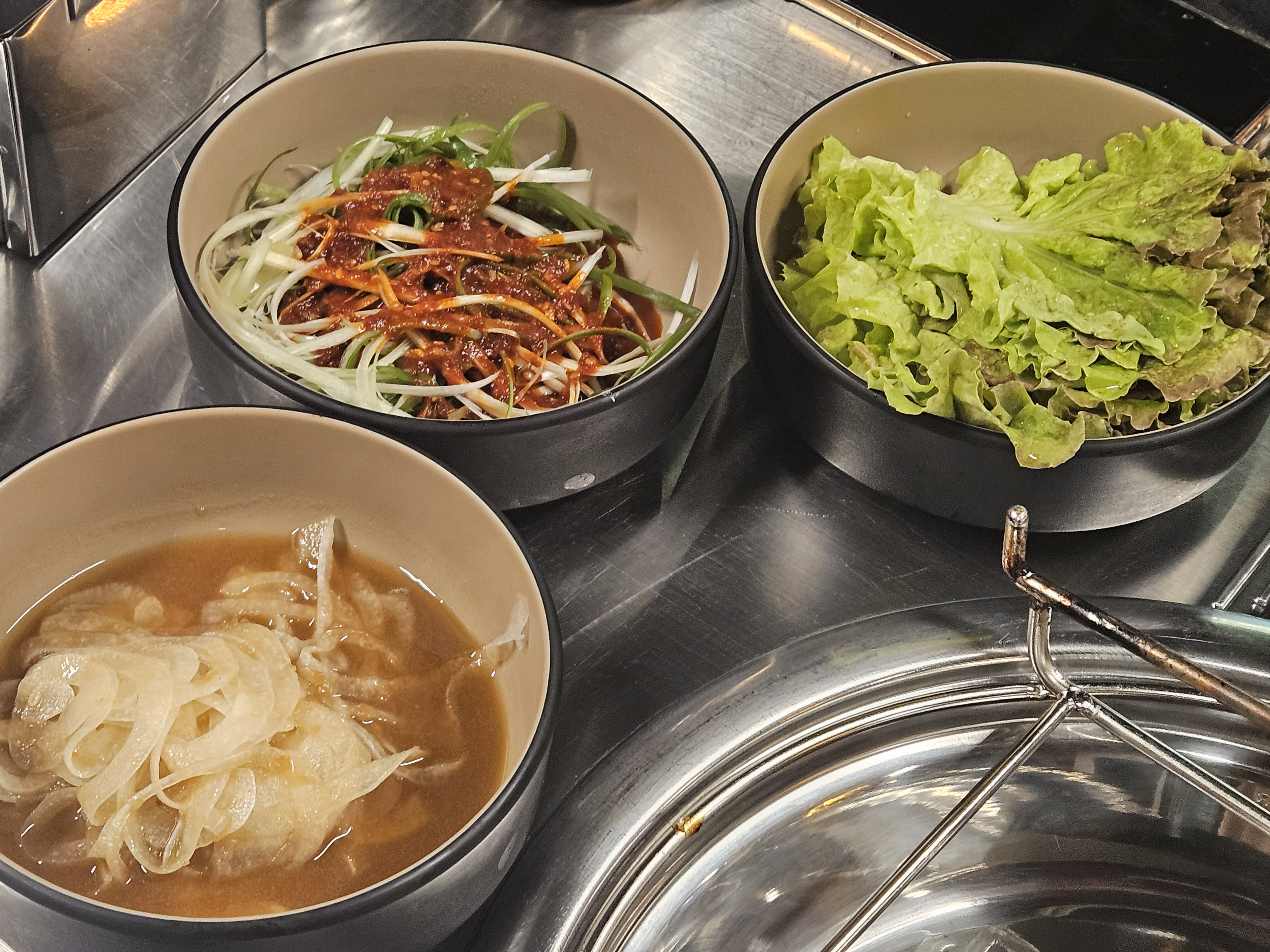 돼봉 삼겹살 밑반찬