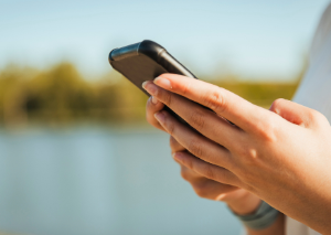 해외여행 필수 준비물 전자 기기 위생 용품 의약품