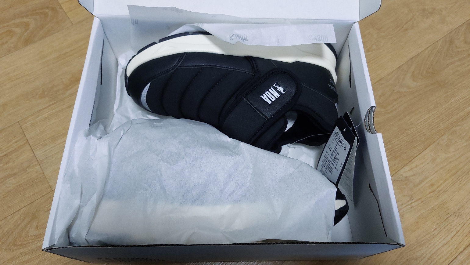 NBA키즈 방환화 부츠 로우 K235AS401P 포장 사진