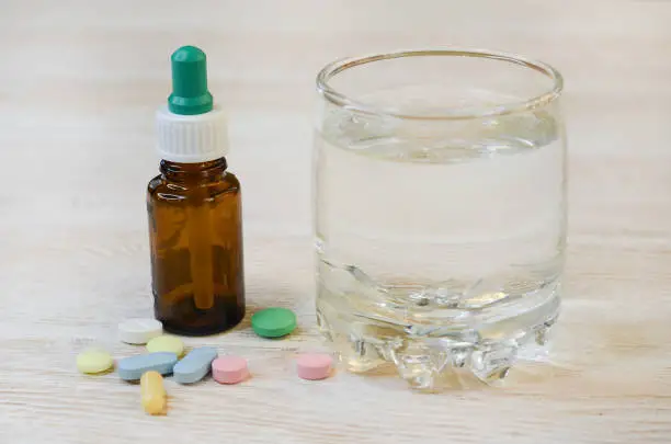 술과 항생제 여러개 사진