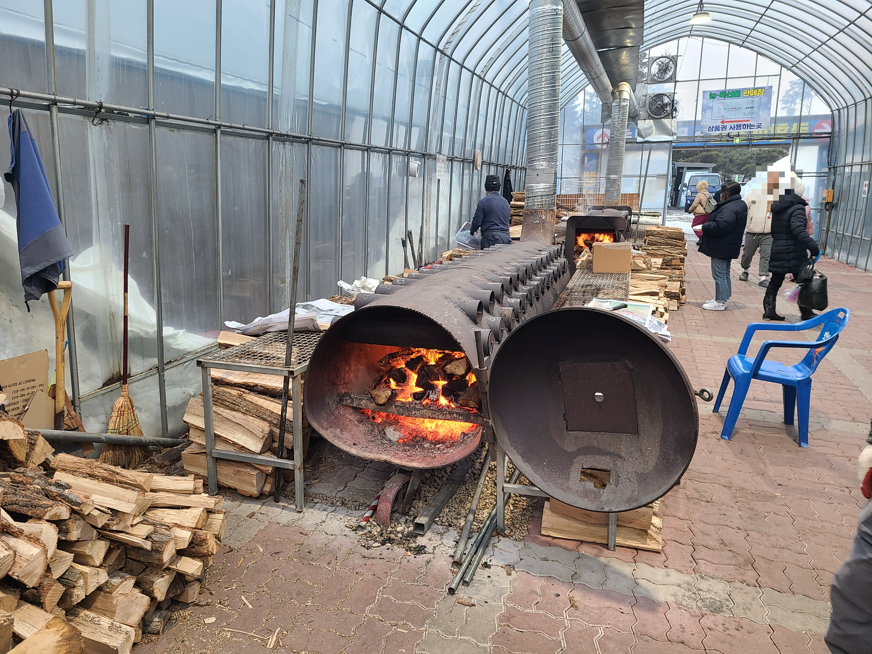 평창 송어 축제 화덕 난로 겸 송어 구이하는 곳