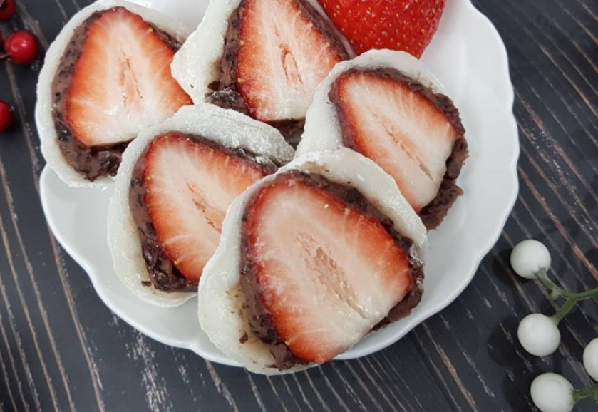 속초 딸기찹쌀떡, '생활의 달인'에 소개된 달인 맛집의 비법 속초 여행의 필수 먹거리