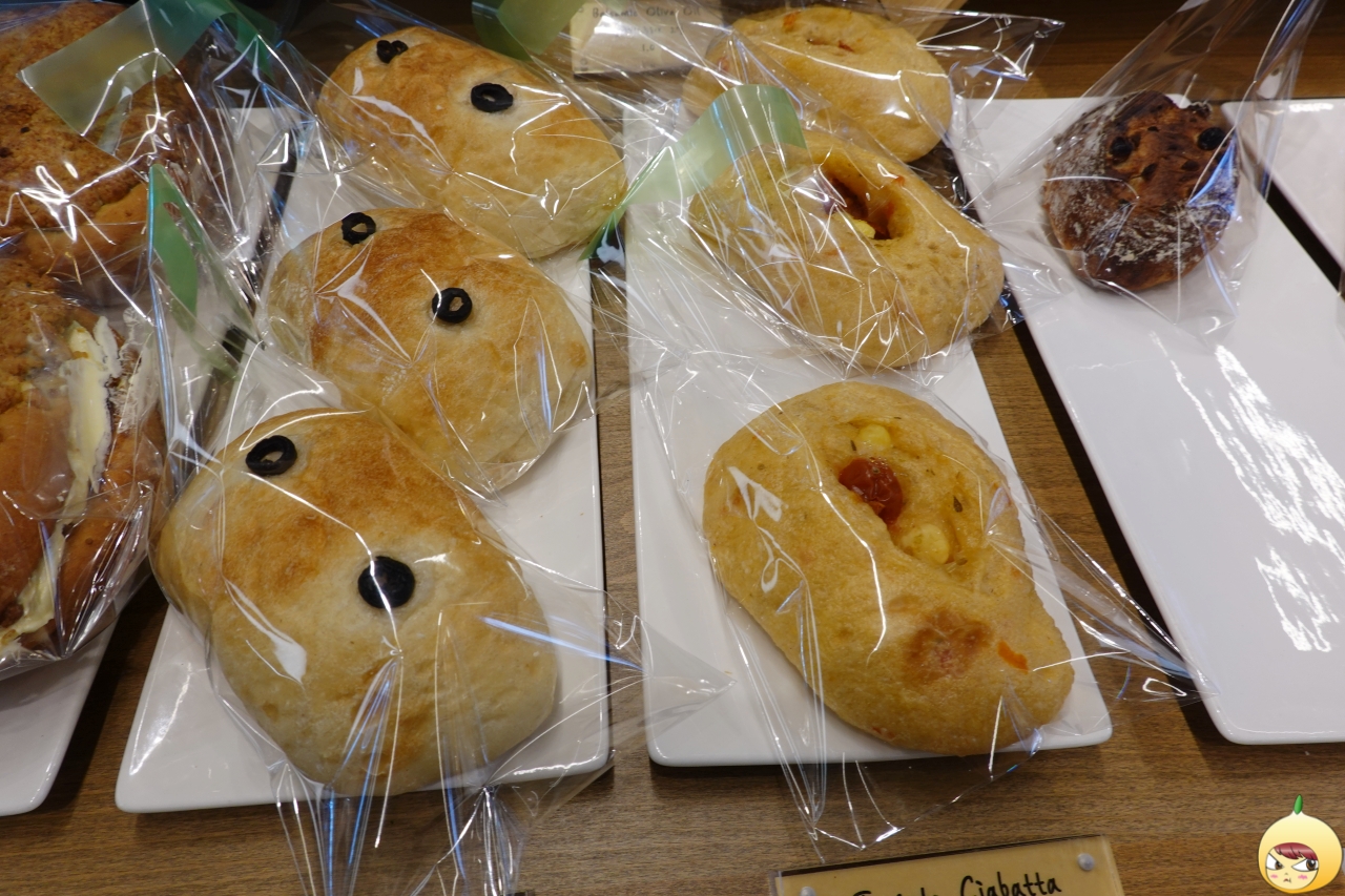플레인과 토마토치즈 치아바타