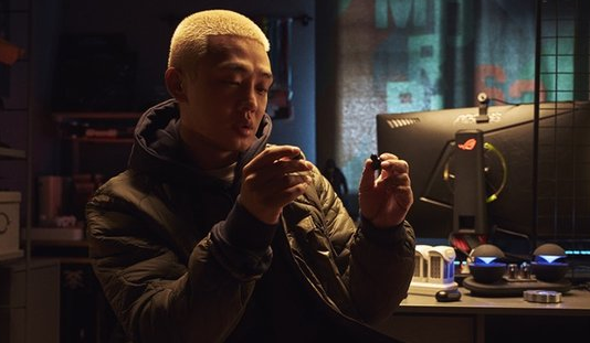 유아인